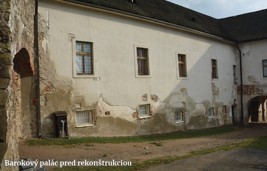 Fotografia barokového paláca pred rekonštrukciou.